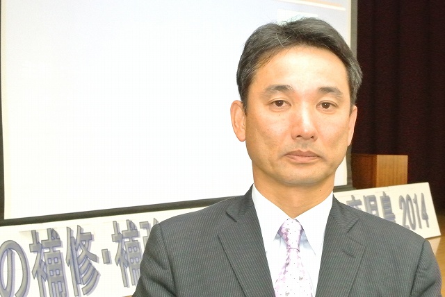 開会前の緊張している光永講師 | 2014/05 鹿児島フォーラム | 一般社団法人コンクリートメンテナンス協会