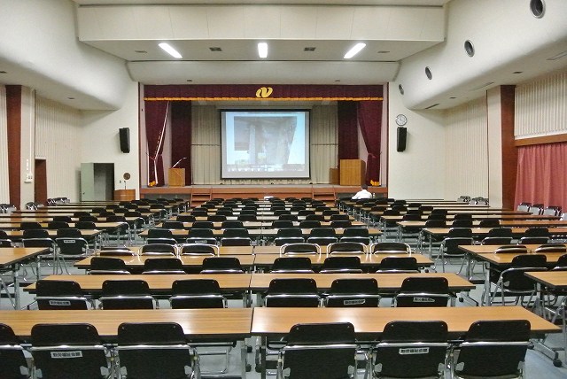 広くて天井が高い会場 | 2014/05 長崎フォーラム | 一般社団法人コンクリートメンテナンス協会