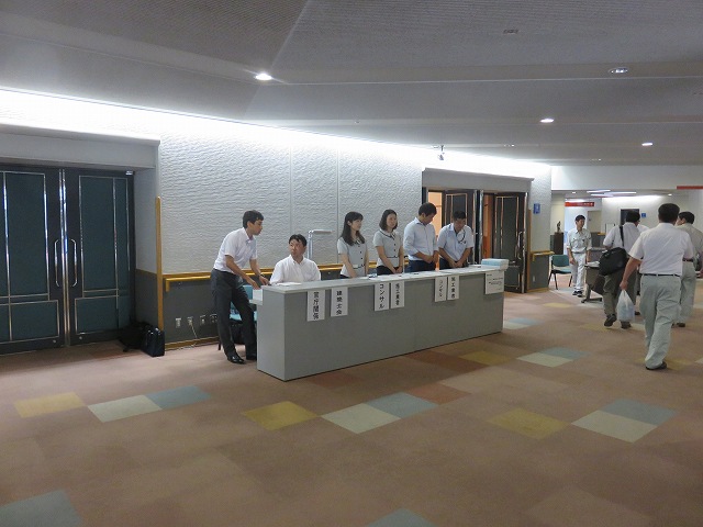 受付風景 | 2015/08 宮城フォーラム | 一般社団法人コンクリートメンテナンス協会